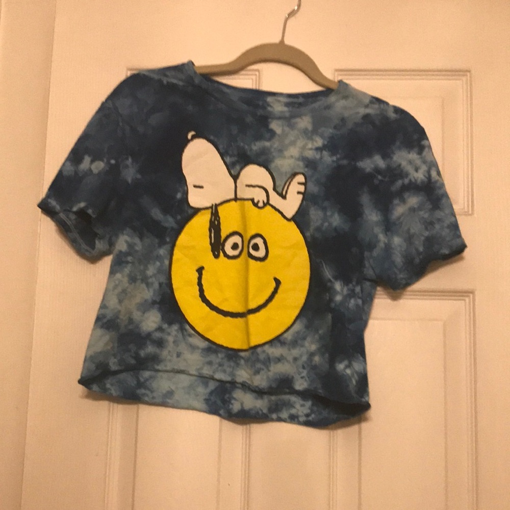 Girls XS cute blue tie die peanut shirt